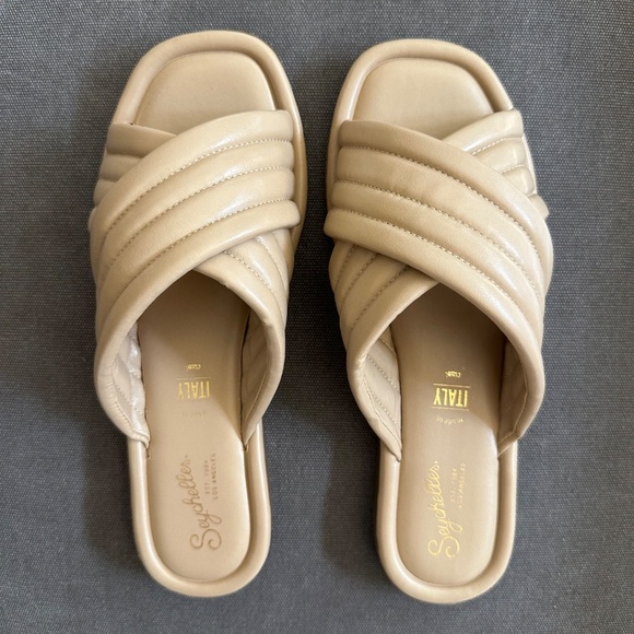 Seychelles Leather Crossband Slide Sandals Word for Word Cream Leather Sz 7 NEW - Picture 2 of 6